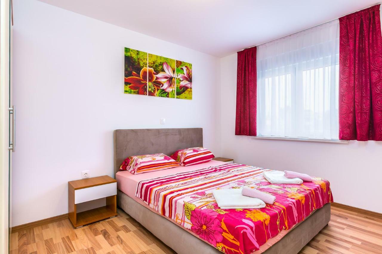 Dragan K3 Hotel Medulin Exterior photo